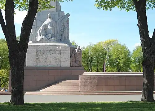 Памятник Свободы в Риге. скульптор К.&nbsp;Ф.&nbsp;Зале. 1935