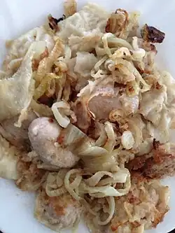 Жареные бараньи семенники с луком