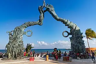 Портал Майя в парке основателей