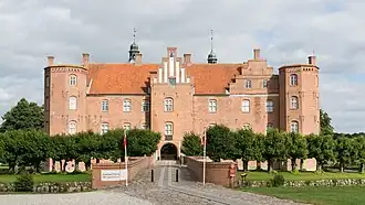 Вид замка с западной стороны