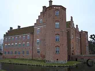 Вид замка с северо-западной стороны