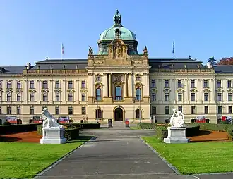 Стракова академия — резиденция Правительства Чешской Республики