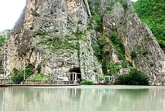 Некоторые элементы ГЭС в скале