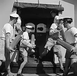 Учебные стрельбы 2&nbsp;×&nbsp;120-мм/45 башенной артиллерийской установки главного калибра на Hr.&nbsp;Ms. Van Speijk во время похода в&nbsp;Венесуэлу и&nbsp;восточную часть Карибского бассейна, 1948&nbsp;год.