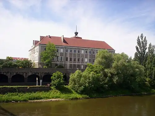 Вид замка с моста