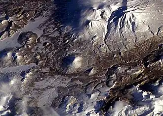 Район вулкана Асача, южнее — вулкан Голая. Космический снимок НАСА.