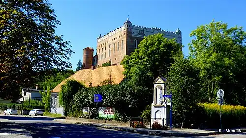 Вид замка со стороны города