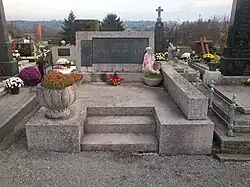 Могила Петара Бишкупа на Старом кладбище Беловара