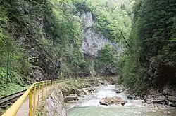 Река Курджипс в Гуамском ущелье