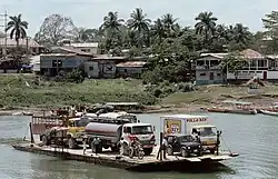 Автомобильный паром на реке в 1994 году