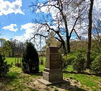 Бюст Густава Майера в Трептов-парке