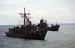 Tobruk и HMAS Adelaide в 1992 году