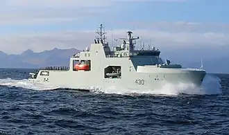 HMCS Harry DeWolf в&nbsp;районе Датч-Харбора, 23&nbsp;сентября 2021&nbsp;года.