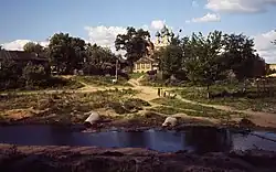 Долина Копытовки у Тихвинской церкви в 1964 году, после застройки земель к северу от реки многоэтажными домами