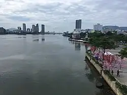 Река Хан, вид с моста Дракон