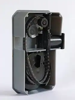 Детский 8-мм киновизор со снятой крышкой