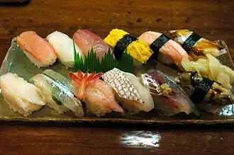 Тамагояки в составе суши