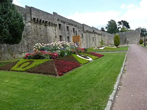 Крепостные стены