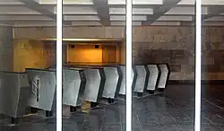 Интерьер юго-восточного вестибюля, выходные турникеты