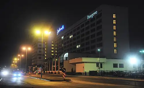 Гостиница «Даугава» вечером