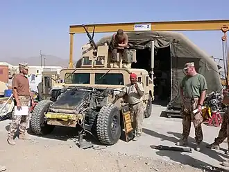Подкапотное пространство HMMWV (Чешская армия в Афганистане).