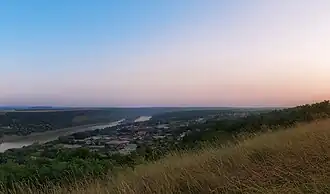 Панорама села Синьков с подъёма в сторону с. Колодробка