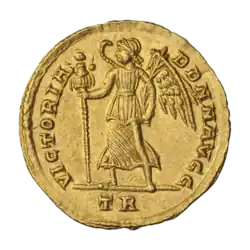 Констанций II (ок. 342—343 гг.). С трофеем и пальмовой ветвью