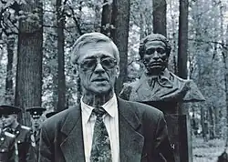 Открытие скульптурного бюста А.Пушкина в пос. Большие Вяземы Московской области России, в Государственном историко-литературном музее-заповеднике А.Пушкина 27.05.1999 г.