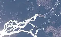 Вид на устье с МКС в августе 2004 года