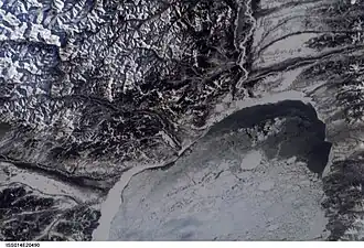 Вид на Удскую губу с МКС весной 2007 года