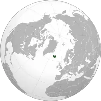 Расположение Исландии на карте (обозначена тёмно-зелёным цветом)