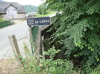 Мост через реку Лабоо