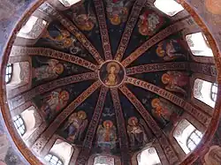 Роспись купола пареклесии церкви Христа Спасителя в Полях монастыря Хора в Стамбуле, ок. 1320 г. Богоматерь Знамение (в центре) и ангелы