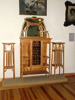 Горка и две подставки. 1907. Фабрика «Ф. Ф. Мельцер и К°». Санкт-Петербург. Музей истории Санкт-Петербурга