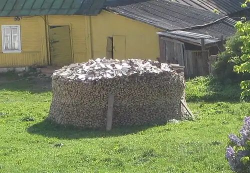 Поленница-копна, башня