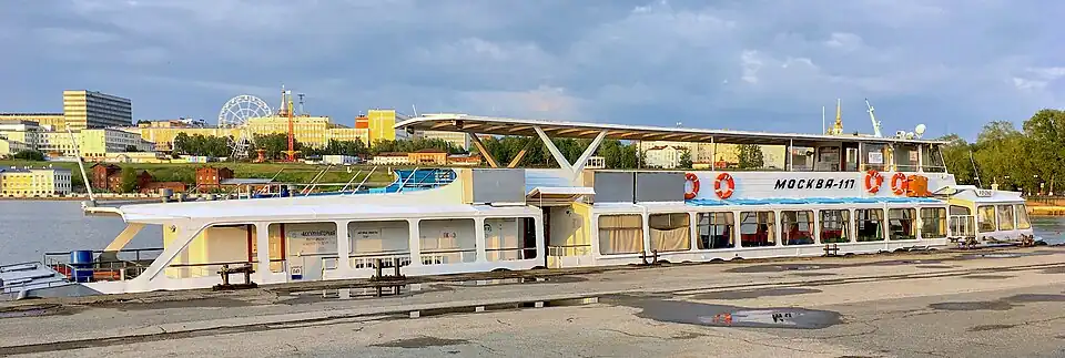 Теплоход Москва-117 на причале «Ижевск»