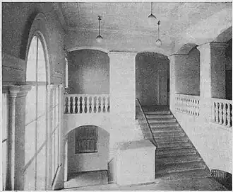 Изоучилище. Гостевая лестница