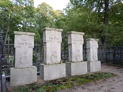 Могила Яана Поски и членов его семьи