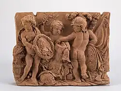 Военные путти с императорским медальоном