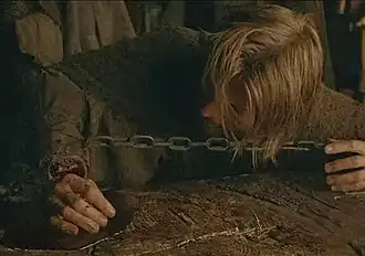 Джейме Ланнистер теряет свою руку.