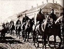 Кавалерийский дивизион 12-й Славонской дивизии в освобождённом Даруваре, 1944 год