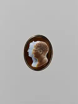 Двойной портрет в римском стиле. Между 1775 и 1780. Сардоникс, золотая оправа. Метрополитен-музей, Нью-Йорк