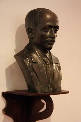 Бюст Жозепа Марии Жужоль в городском театре Таррагоны