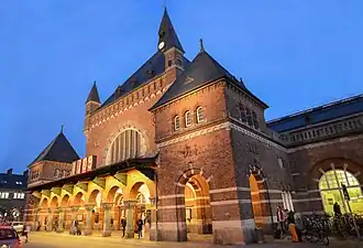 Главный вход