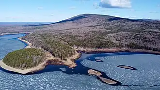Отмели в северной части у подножия горы Качканар