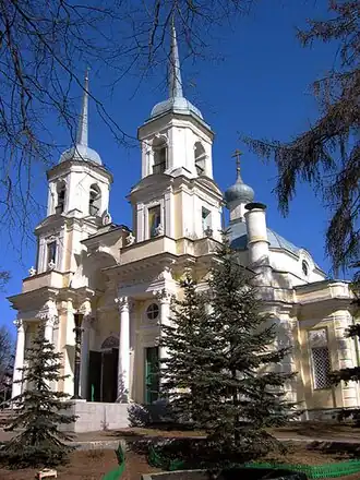 Троицкая церковь — единственная сохранившаяся из усадебных построек Румянцева-Задунайского.