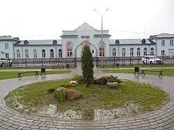 Общий вид вокзала со стороны города