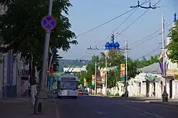 Вид улицы в сторону площади Старый торг. Справа - Церковь Рождества Пресвятой Богородицы