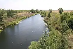 Вид на нижнее течение Камсака летом 2009 года