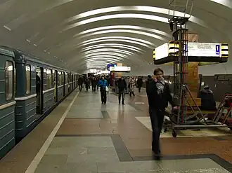 Перспектива зала станции со скамейками и светильниками.4 декабря 2010 года.